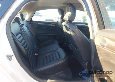 2019 Ford Fusion Hybrid Sel z USA, uszkodzony, nr VIN 3FA6P0MU8KR118261